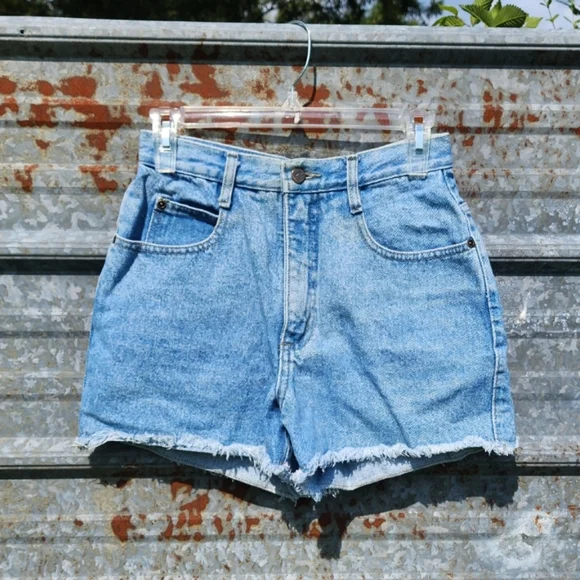 VINTAGE 90'S Denim Shorts - Picture 8 of 17